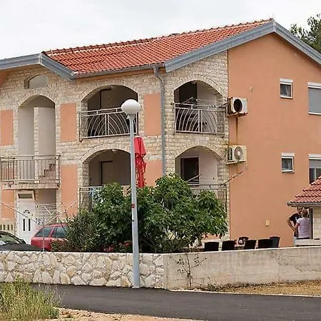 Mujic * Vir