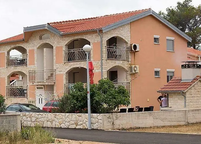 Mujic * Vir